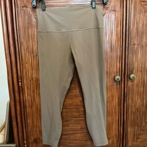 Lululemon ladies tan ribbed leggings size 12